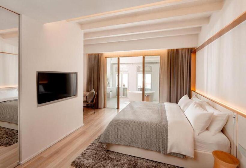 חדר דחוקס עם מיטת קינג, 88 Armenian