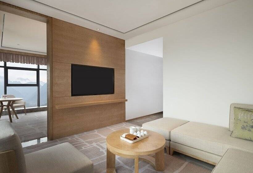 Delüks Süit, Le Méridien Emei Mountain Resort