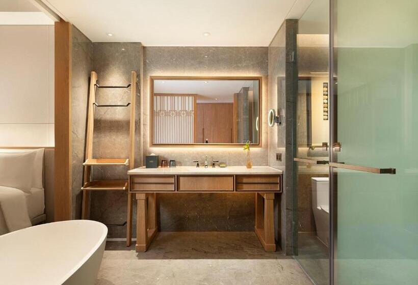 Delüks Oda, Le Méridien Emei Mountain Resort