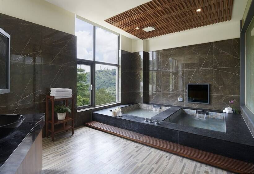 اتاق لوکس, Reikei Hot Spring Resort