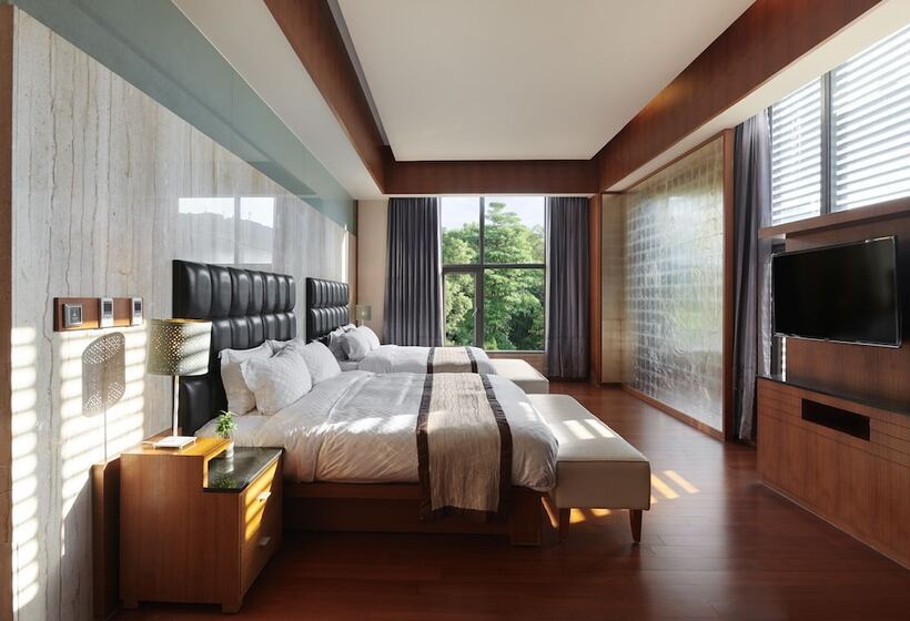 اتاق لوکس چهار تخته, Reikei Hot Spring Resort