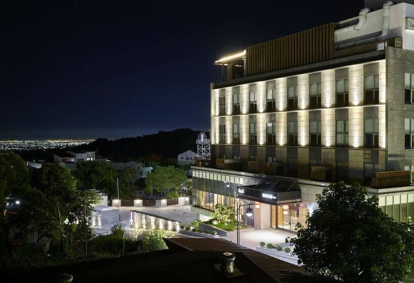 اتاق لوکس چهار تخته, Reikei Hot Spring Resort