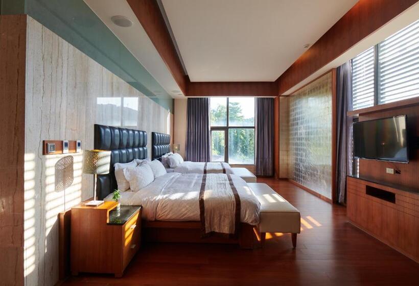 اتاق لوکس چهار تخته, Reikei Hot Spring Resort