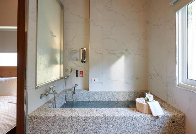 اتاق استاندارد چهار تخته, Reikei Hot Spring Resort