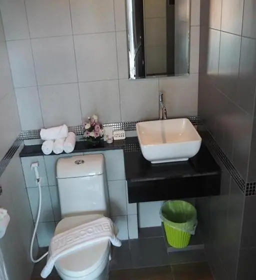 اتاق استاندارد چهار تخته, Friendly Hotel Krabi