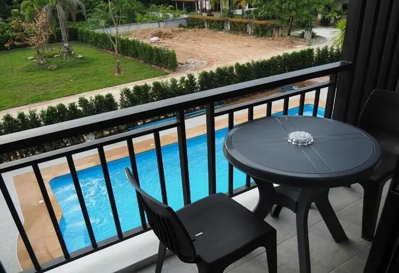 اتاق استاندارد با چشم‌انداز استخر, Friendly Hotel Krabi