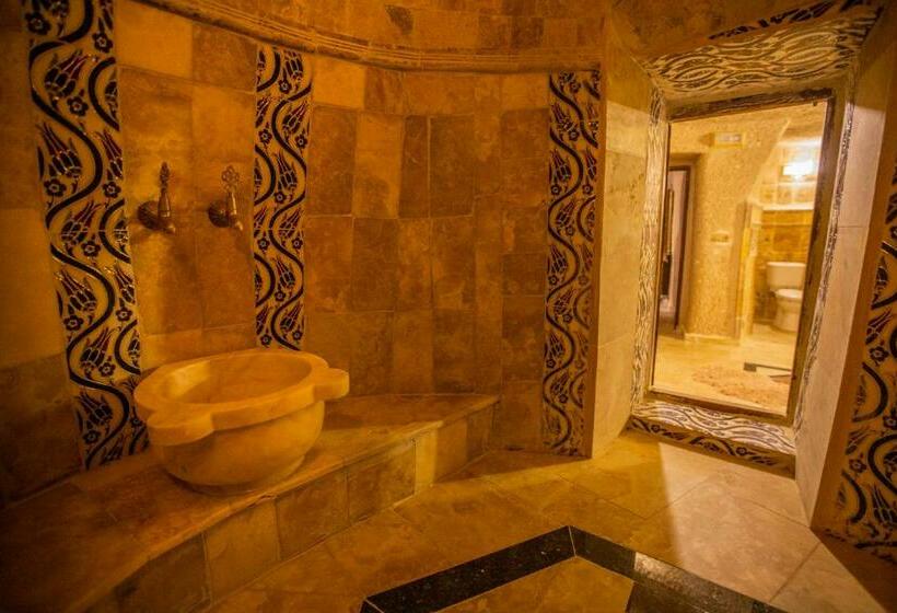 豪华套房, Royal Cave