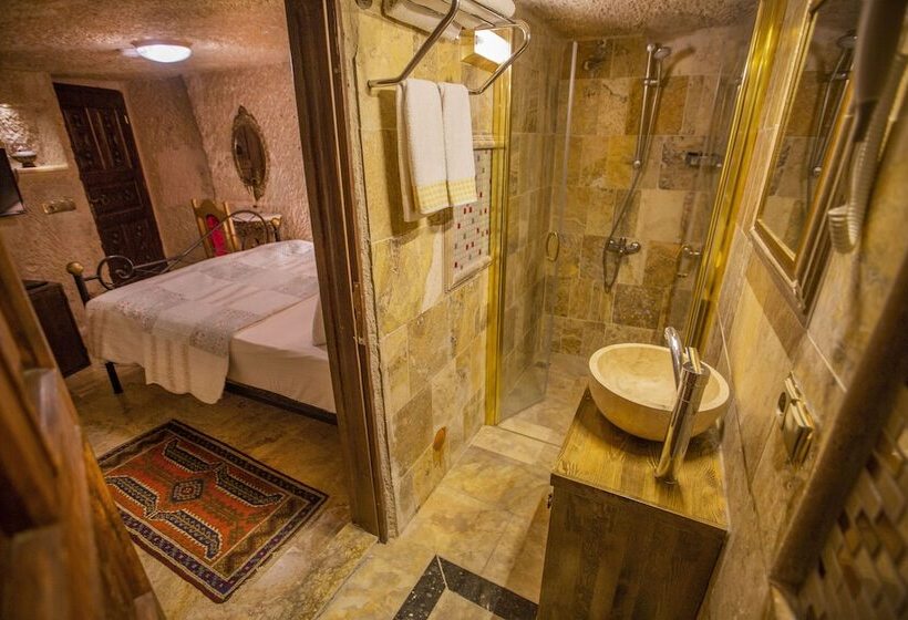 标准间, Royal Cave