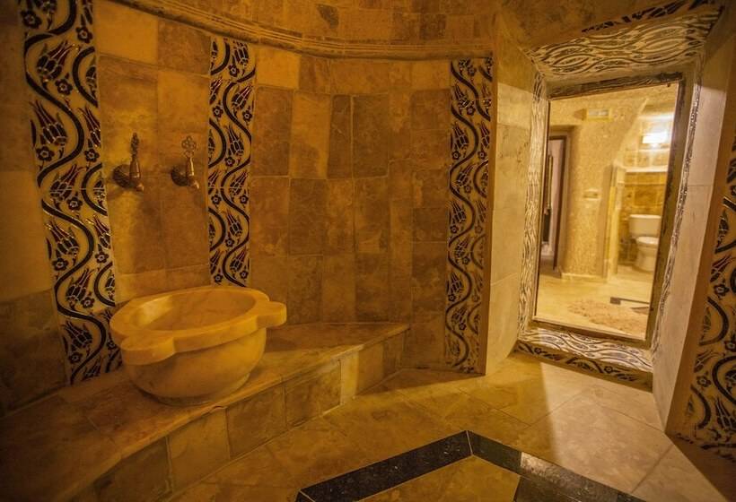 豪华套房, Royal Cave