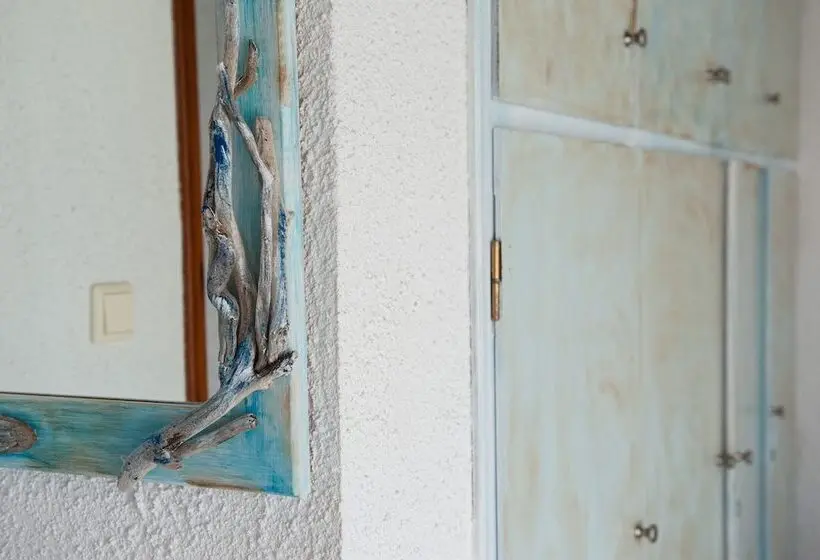海の見える１ベッドルームアパートメント, Koroni Village