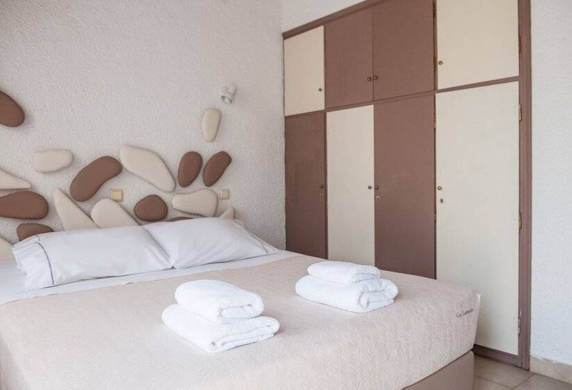 דירת חדר נוף לים, Koroni Village