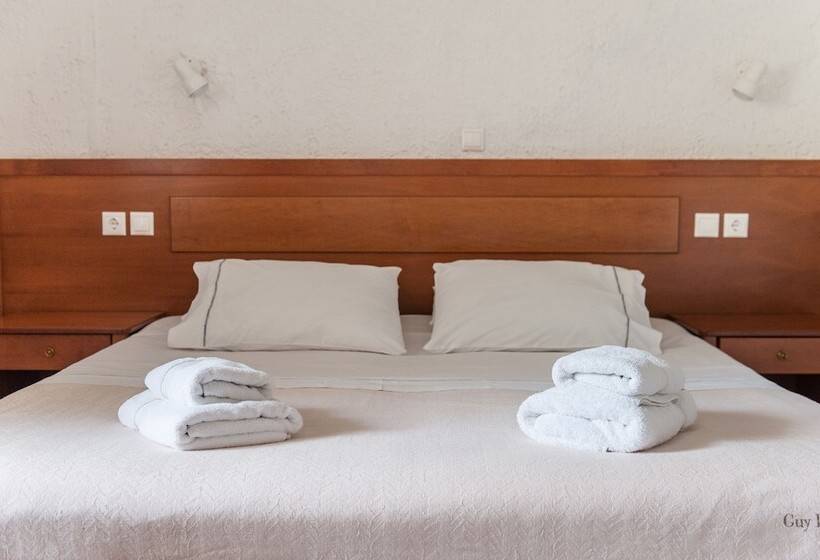 דירת חדר נוף לגינה, Koroni Village