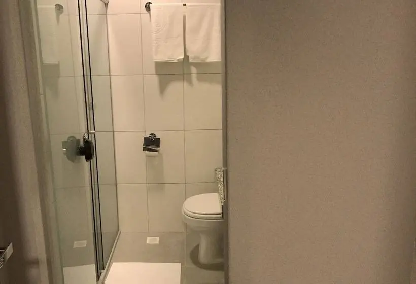スタンダード4人部屋, 103 Hotel & Flats