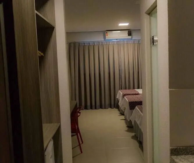 スタンダード4人部屋, 103 Hotel & Flats