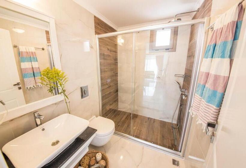 سوییت سوپریور با چشم‌انداز دریا, Cedrus Suites