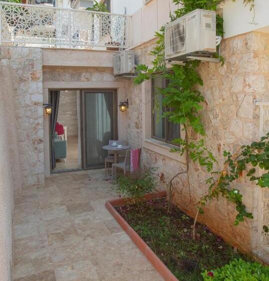 Студия Стандарт, Cedrus Suites