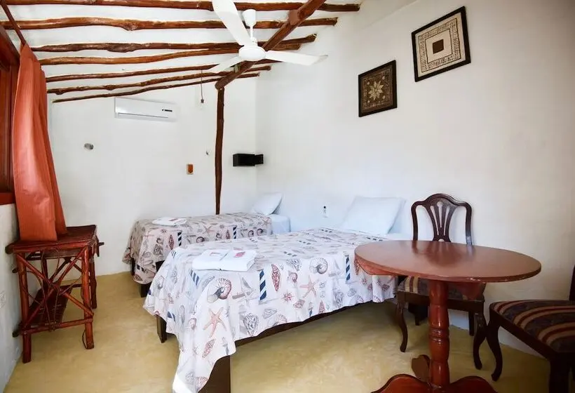 エコノミールーム, Golden Paradise Hostel