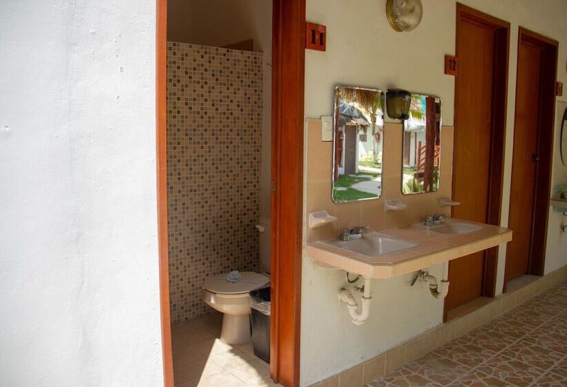 اتاق اکونومی, Golden Paradise Hostel