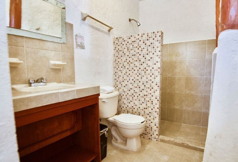 اتاق خانوادگی, Golden Paradise Hostel