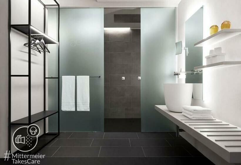 デラックスルーム, Mittermeiers Alter Ego