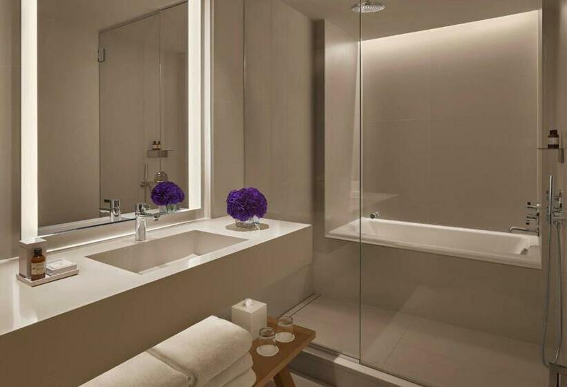 수피리어 스위트, The West Hollywood Edition