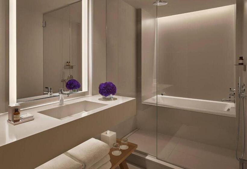 수피리어 스위트, The West Hollywood Edition