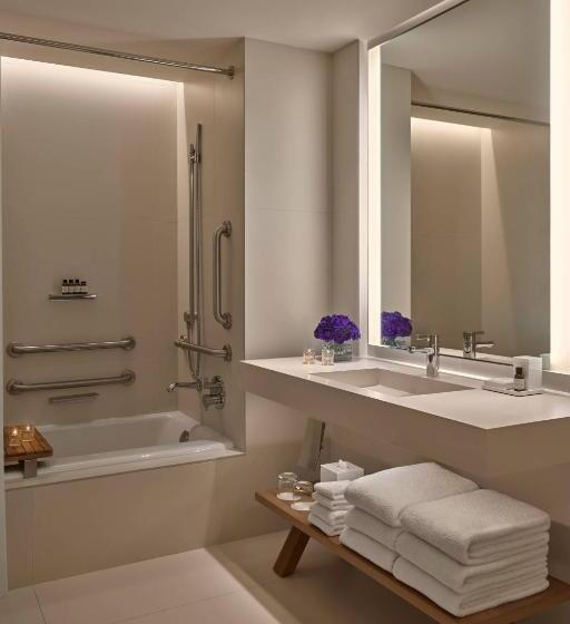 스탠다드 룸 킹사이즈 침대, The West Hollywood Edition