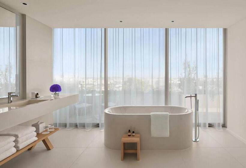 프리미엄 스위트, The West Hollywood Edition