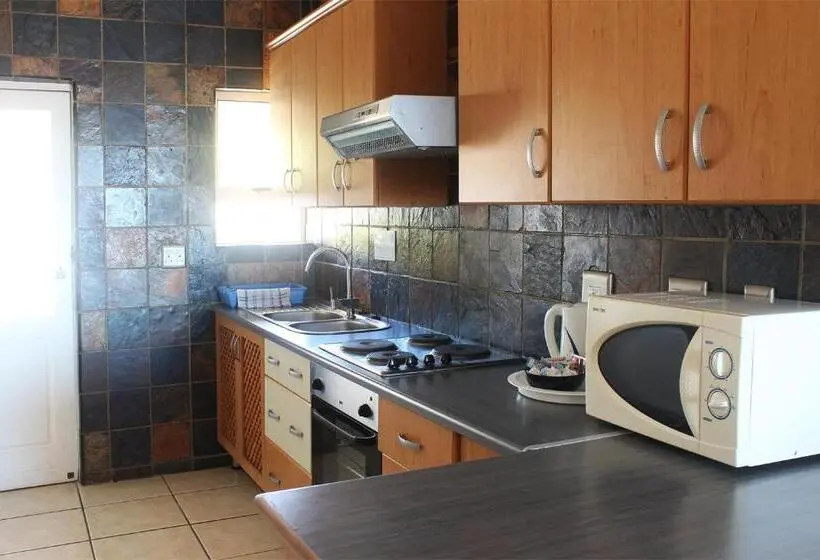 ویلای 1 خوابه, Oceans Hotel & Self Catering