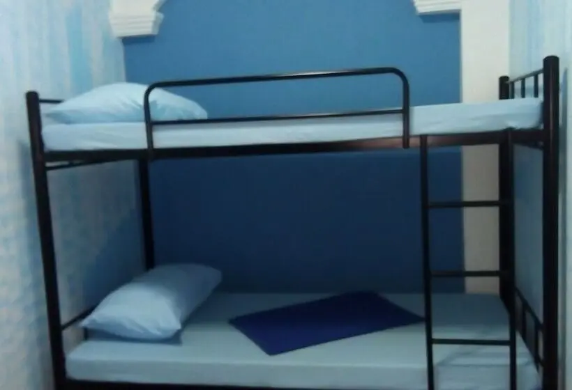 اتاق استاندارد با سرویس بهداشتی مشترک, Sea Breeze Hostel