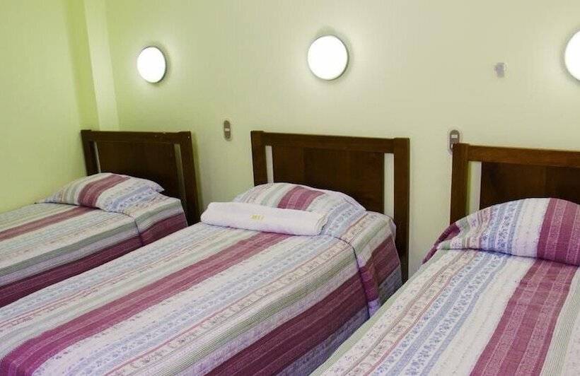 اتاق استاندارد سه نفره, Aris Ii