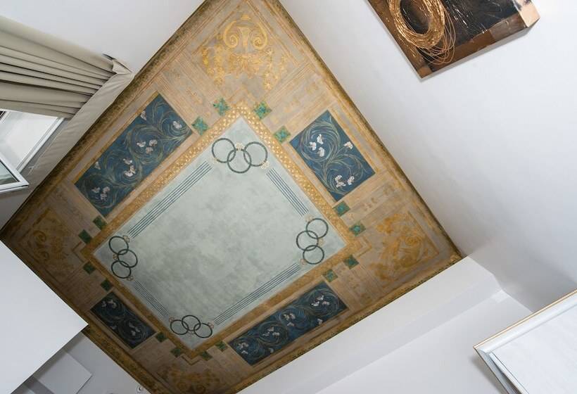 اتاق سوپریور, Genova Liberty