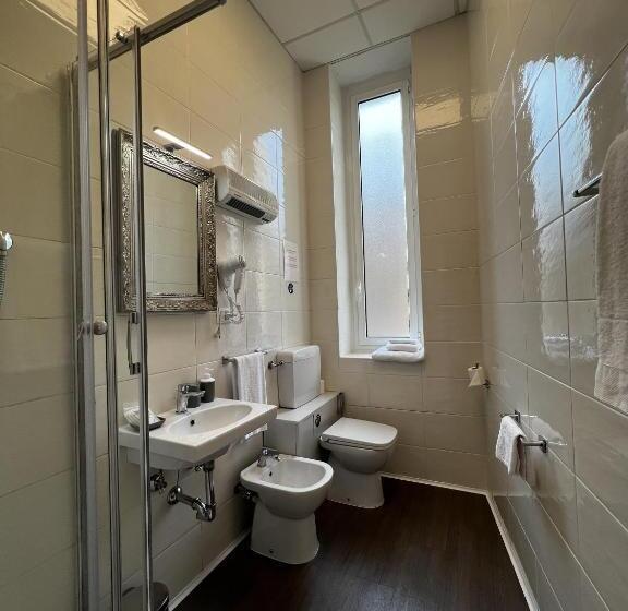 اتاق سوپریور سه تخته, Genova Liberty