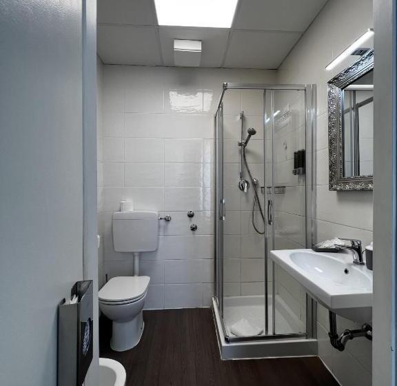 استودیوی استاندارد, Genova Liberty