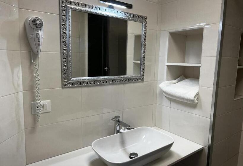 اتاق سوپریور, Genova Liberty