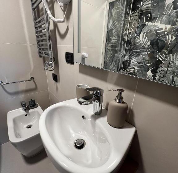 اتاق سوپریور با چشم‌انداز شهر, Genova Liberty