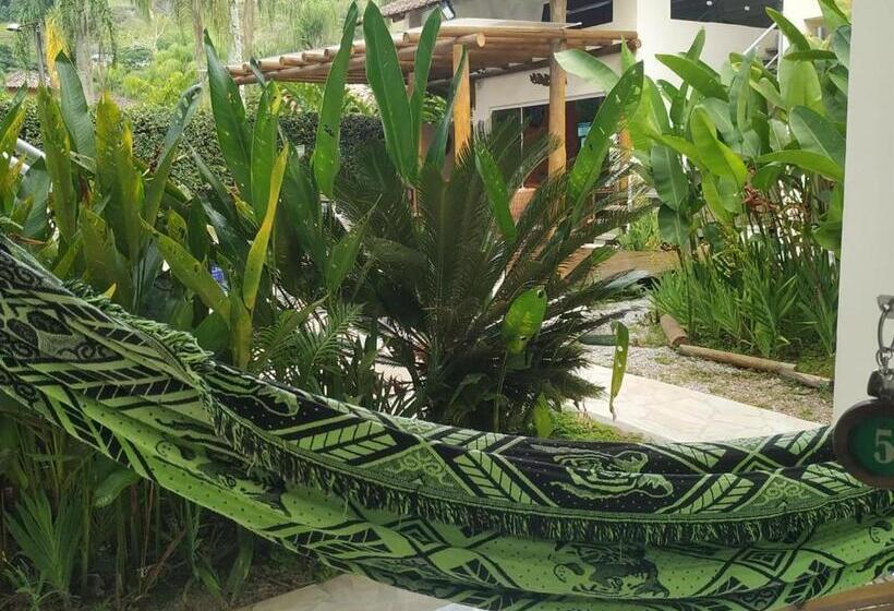 חדר פרמיום לארבעה, Mares De Camburizinho