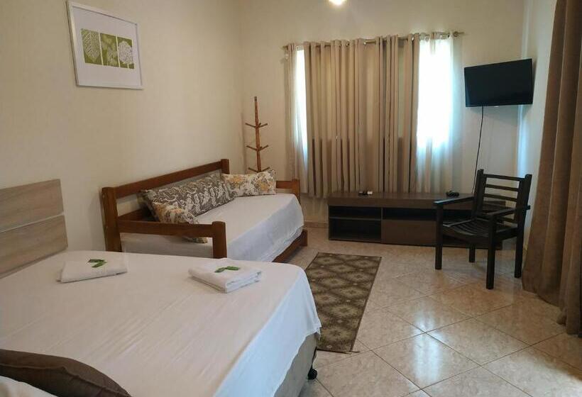 חדר פרמיום לארבעה, Mares De Camburizinho