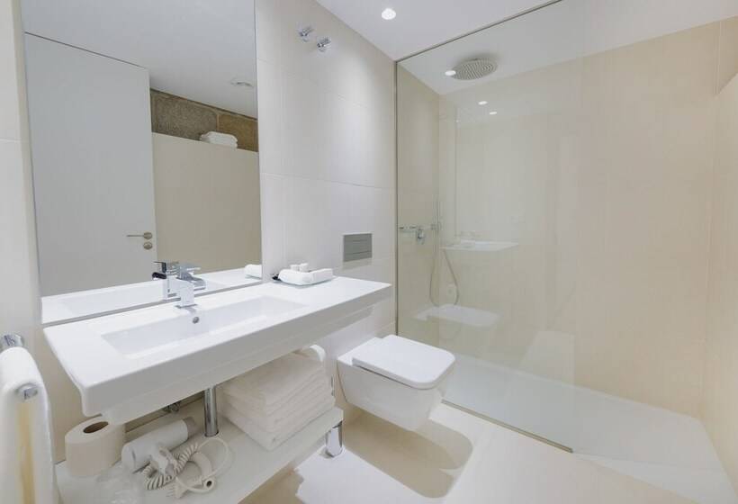 标准间, Torre De Tebra