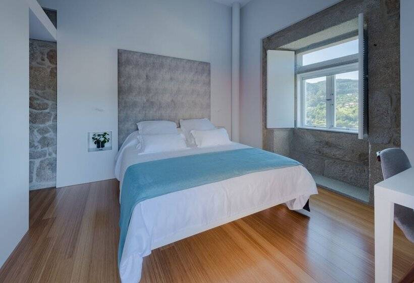 带露台的高档房间, Torre De Tebra