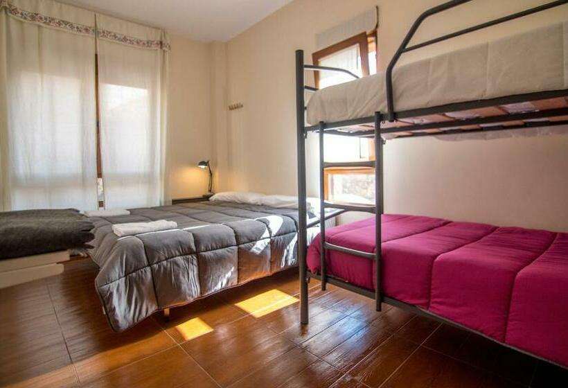 스탠다드 4인용 룸 공용 욕실, Albergue De Prioro