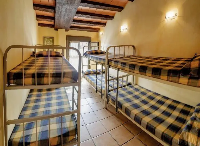 ルームシェアのワンベッド, Albergue San Saturnino