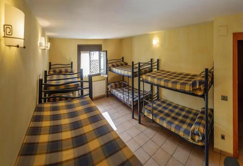 ルームシェアのワンベッド, Albergue San Saturnino