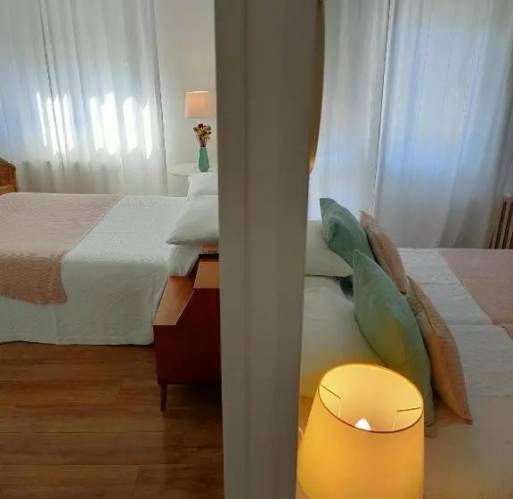 ファミリールーム, Casa Castro