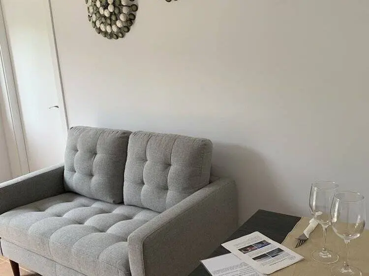 スタンダードスタジオ, Pensión San Antón