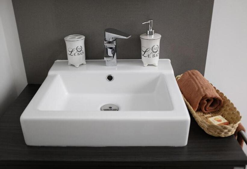 اتاق یک نفره پایه با سرویس بهداشتی مشترک, Twenty Seven Degrees Las Palmas