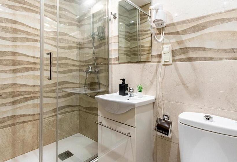 اتاق استاندارد سه نفره, Hostal Rincon De Sol