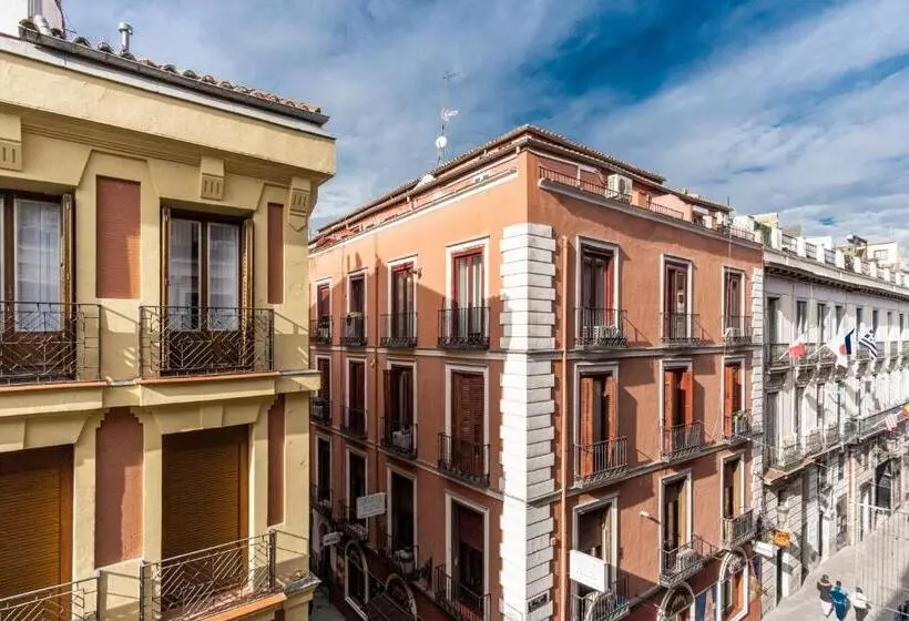 اتاق استاندارد سه نفره, Hostal Rincon de Sol