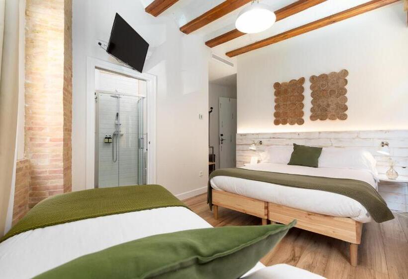 غرفة قياسية ثلاثية, Casa Del Patriarca