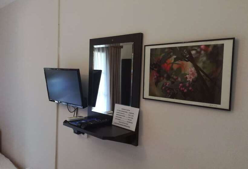 اتاق خانوادگی, Dervişhan Pansiyon